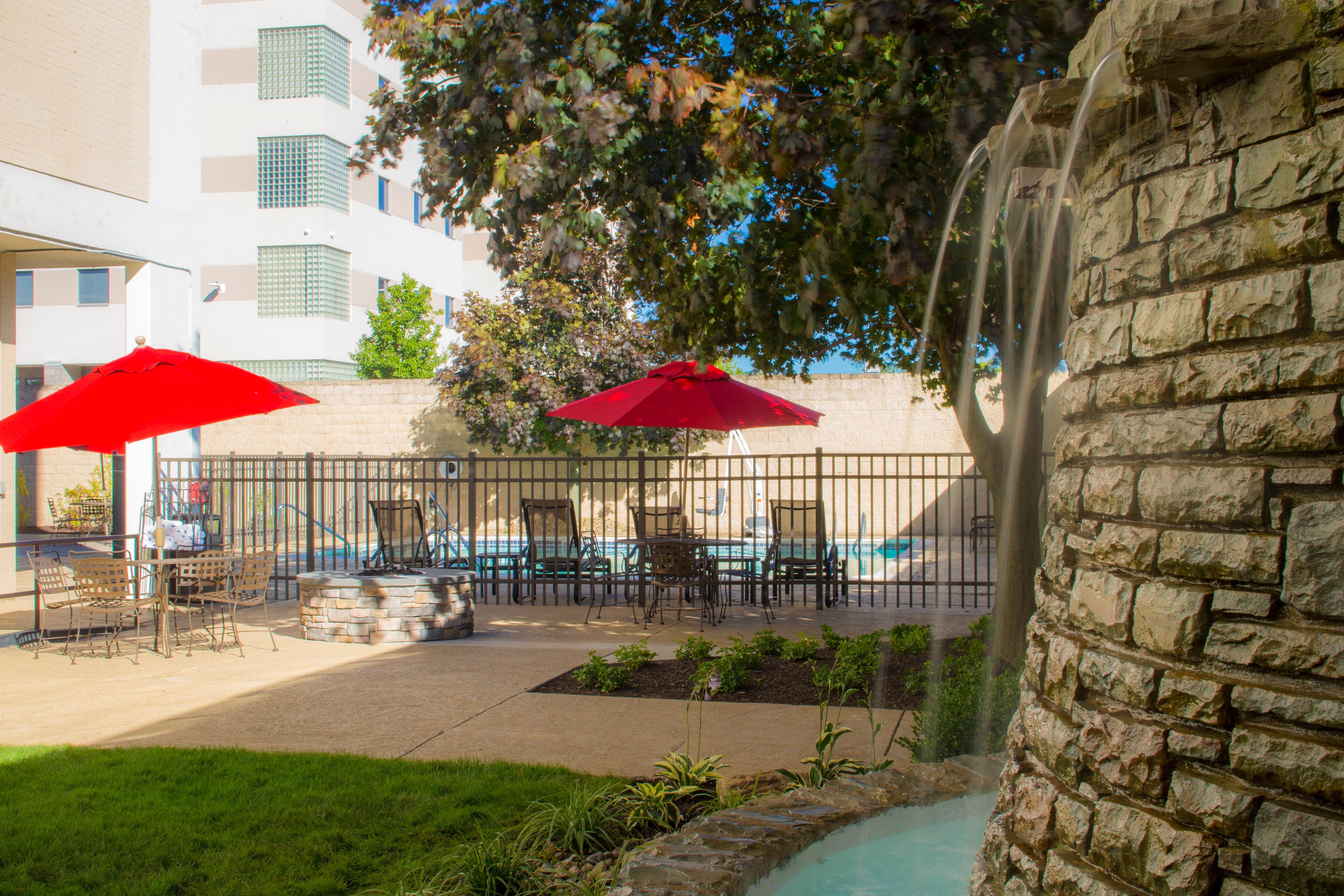 Crowne Plaza Hotel And Suites Pittsburgh South By Ihg Mt. Lebanon Exteriör bild